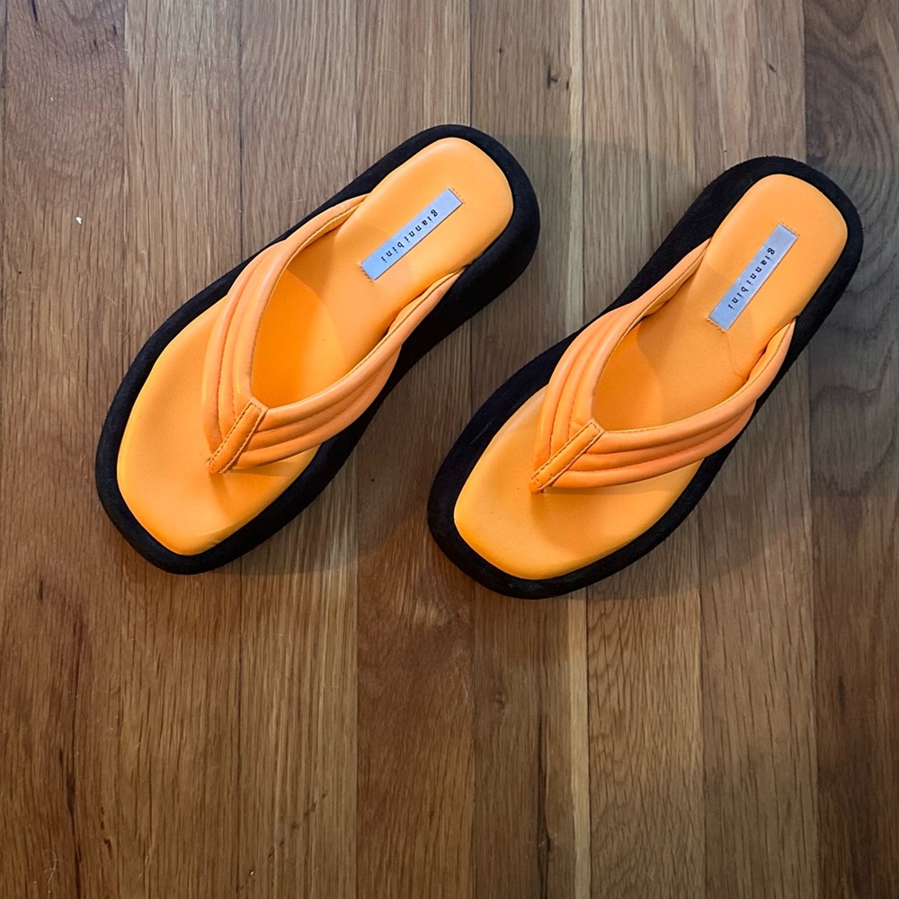The summer sandal